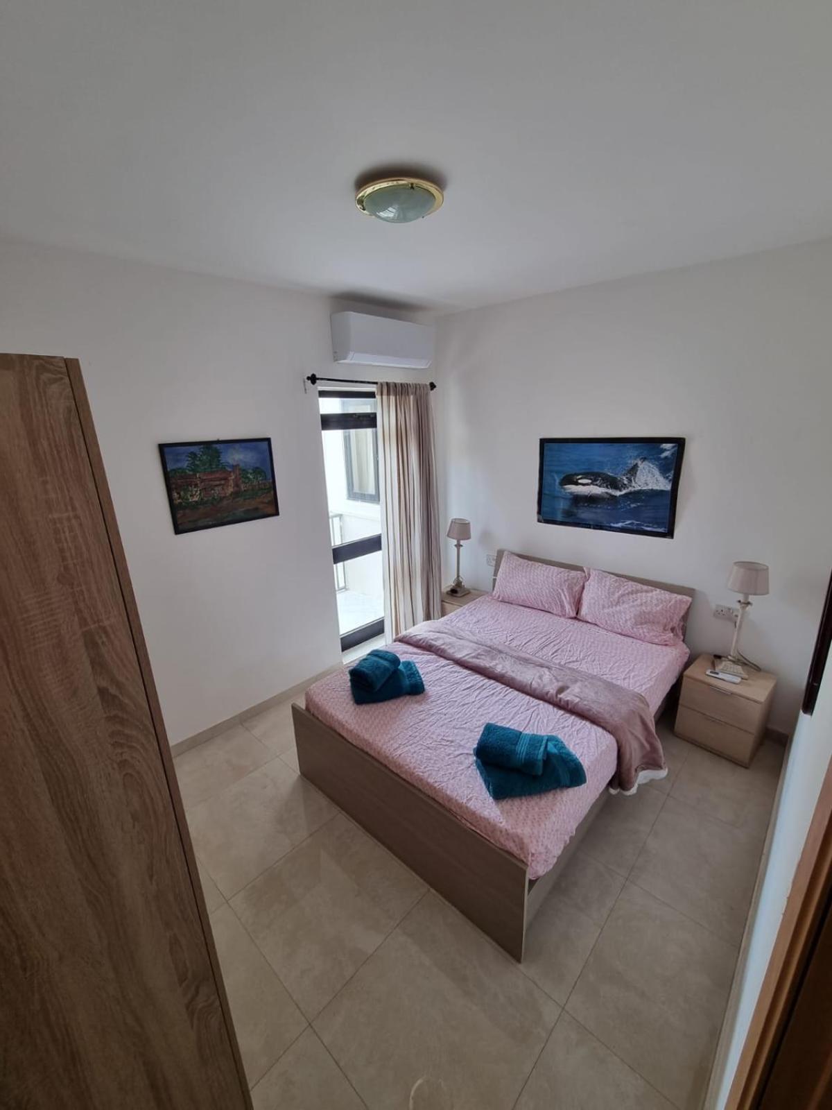 Modern Three Bedroom Apartment In Center Bugibba Сент-Полс-Бей Екстер'єр фото